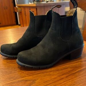 Blundstone low heel black suede